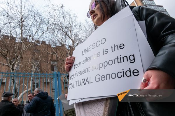 Участники акции протеста  планируют встретиться с представителем ООН для обсуждения проблемы армянского наследия в Нагорном Карабахе. - Sputnik Армения