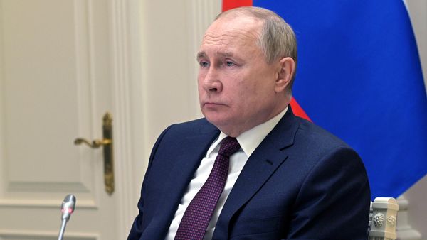 Президент России Владимир Путин дал старт учебным пускам баллистических ракет в рамках учений сил стратегического сдерживания Гром-2022 из ситуационного центра Минобороны РФ (19 февраля 2022). Москвa - Sputnik Армения