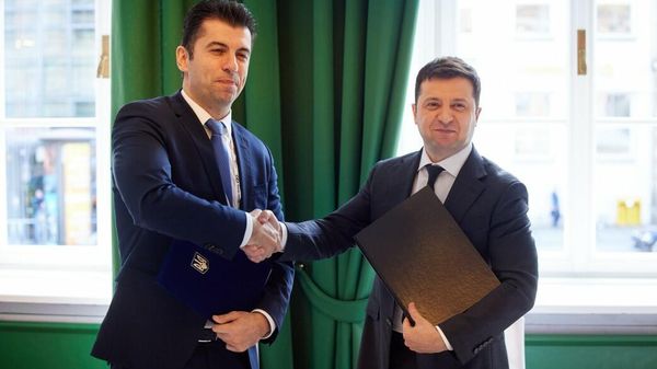 Президент Украины Владимир Зеленский встретился с премьер-министром Болгарии Кириллом Петковым (19 февраля 2022). Мюнхен - Sputnik Армения