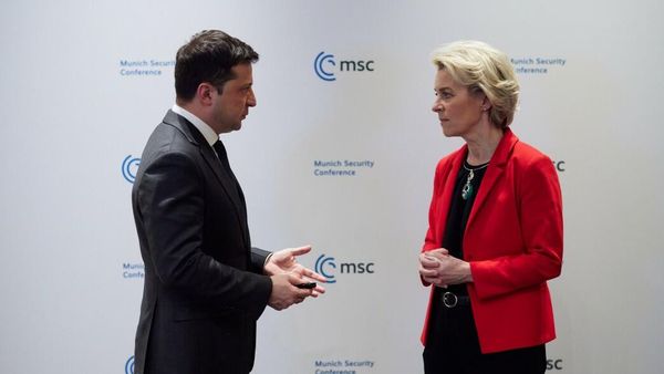 Президент Украины Владимир Зеленский встретился с президентом Европейской комиссии Урсулой фон дер Ляйен (19 февраля 2022). Мюнхен - Sputnik Армения