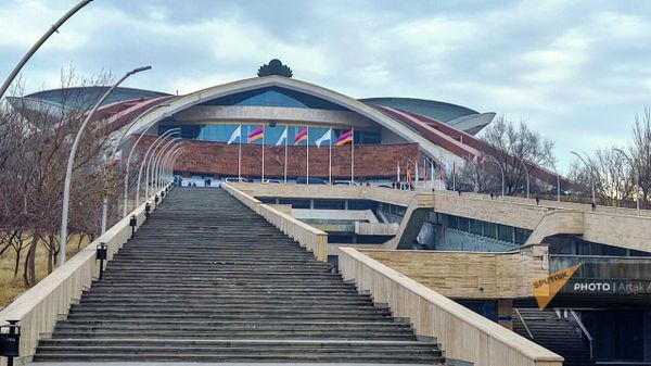 Спортивно-концертный комплекс имени Карена Демирчяна в день заседании Евронест (22 февраля 2022). Еревaн - Sputnik Армения