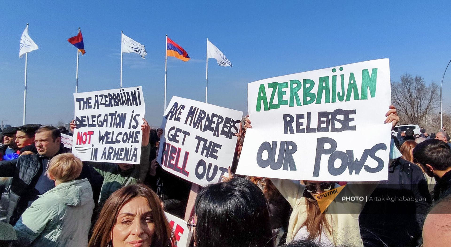 Акция протеста против азербайджанской делегации перед спортивно-концертным комплексом имени Карена Демирчяна в день заседания Евронест (22 февраля 2022). Еревaн - Sputnik Արմենիա, 1920, 22.02.2022