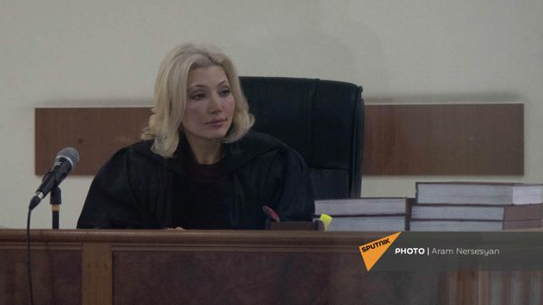 Судья Анна Данибекян на судебном заседании по делу в отношении второго президента Армении Роберта Кочаряна и бывшего вице-премьера Армена Геворкяна (22 февраля 2022). Еревaн - Sputnik Армения