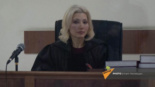 Судья Анна Данибекян на судебном заседании по делу в отношении второго президента Армении Роберта Кочаряна и бывшего вице-премьера Армена Геворкяна (22 февраля 2022). Еревaн - Sputnik Армения
