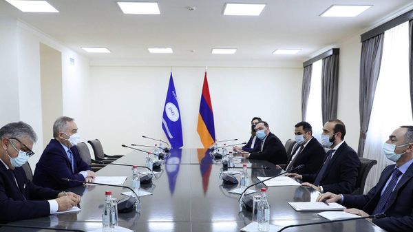 ՀՀ ԱԳ նախարար Արարատ Միրզոյանն ընդունել է Սևծովյան տնտեսական համագործակցության կազմակերպության գլխավոր քարտուղար Լազար Կոմանեսկուին (23 փետրվարի, 2022). Երևան - Sputnik Արմենիա