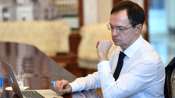 Глава делегации переговорщиков от РФ с представителями Украины Владимир Мединский в посольстве России в Белоруссии (27 февраля 2022). Минск - Sputnik Армения