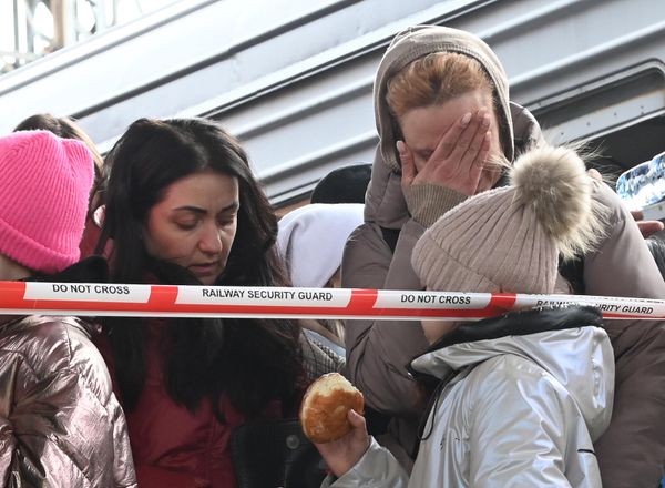 Прибывшие из Львова жители Украины на железнодорожном вокзале в Пшемысле (27 февраля 2022). Польша - Sputnik Армения