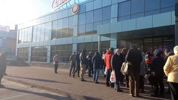 Кадры длинных очередей за продуктами в Киеве - Sputnik Արմենիա