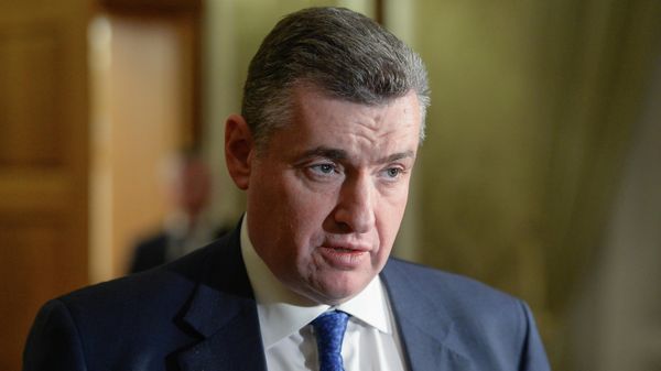 Председатель комитета Госдумы РФ по международным делам Леонид Слуцкий отвечает на вопросы журналистов после завершения российско-украинских переговоров. - Sputnik Армения