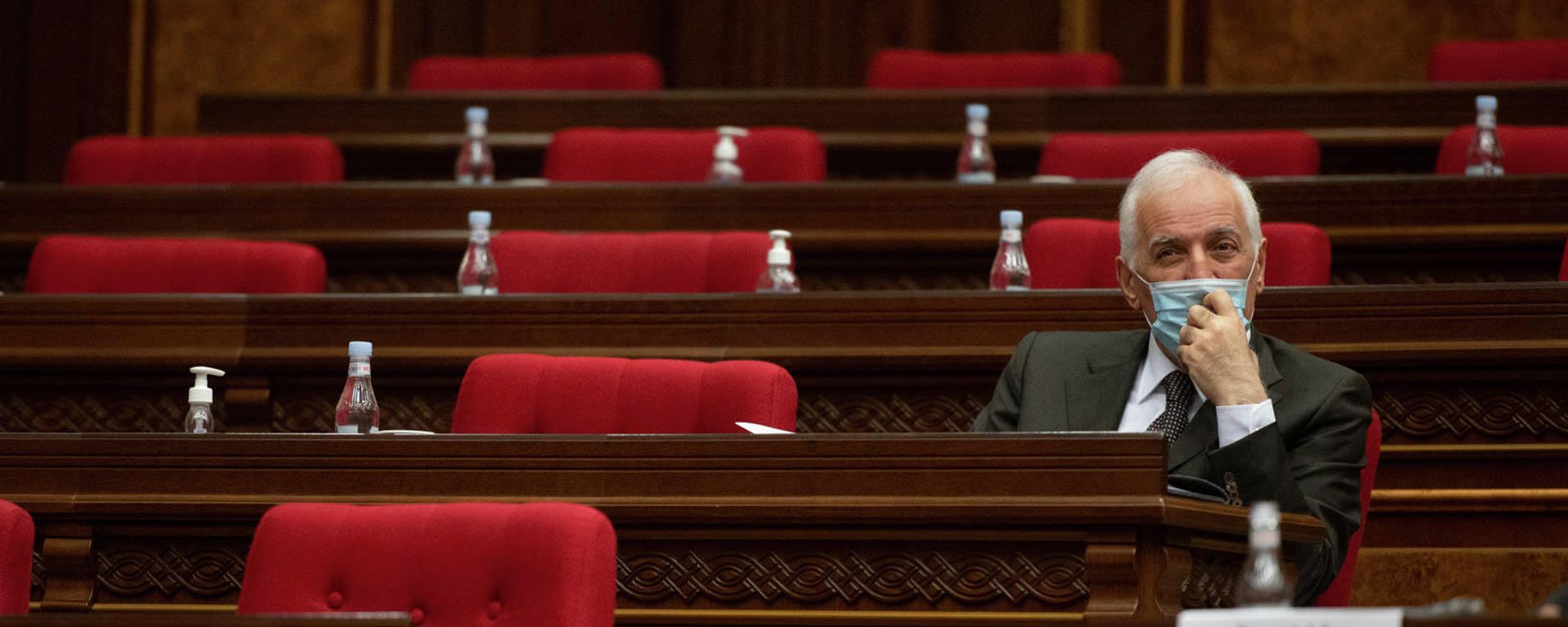 ՀՀ նախագահի թեկնածու, բարձր տեխնոլոգիական արդյունաբերության նախարար Վահագն Խաչատուրյանը Ազգային ժողովի հեթական նիստի ժամանակ (2 մարտի, 2022թ). Երևան - Sputnik Արմենիա, 1920, 02.03.2022