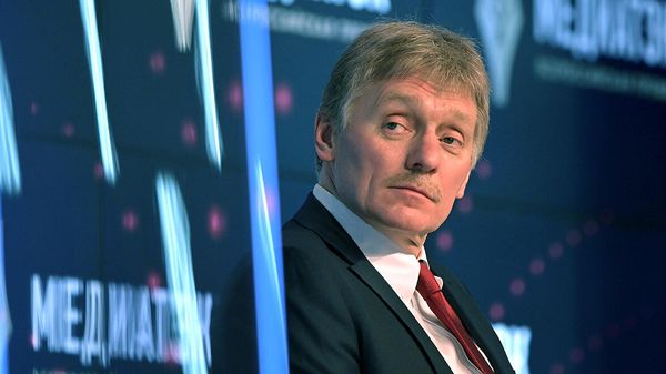 Пресс-секретарь президента России Дмитрий Песков на церемонии награждения победителей VI Всероссийского конкурса МедиаТЭК (23 декабря 2020). Москвa - Sputnik Армения