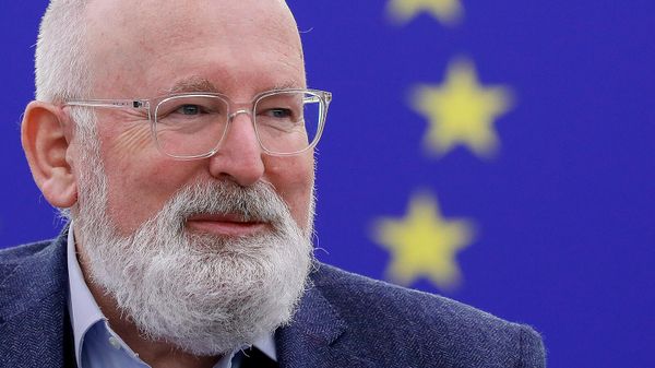 Вице-президент Европейской комиссии Франс Тиммерманс выступает с речью по итогам КС26 в Глазго (24 ноября 2021). Страсбург - Sputnik Армения