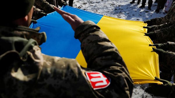 Члены Почетного караула во время похорон погибшего военнослужащего ВС Украины (8 марта 2022). Киев - Sputnik Армения