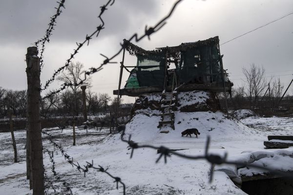Территория бывшего колбасного завода, на месте которого действовала нелегальная тюрьма нацбатальона "Айдар" - Sputnik Армения
