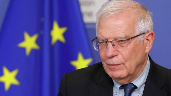 Глава внешнеполитического ведомства Европейского Союза Жозеп Боррель во время заявления для прессы в штаб-квартире ЕС (27 февраля 2022). Брюссель - Sputnik Армения
