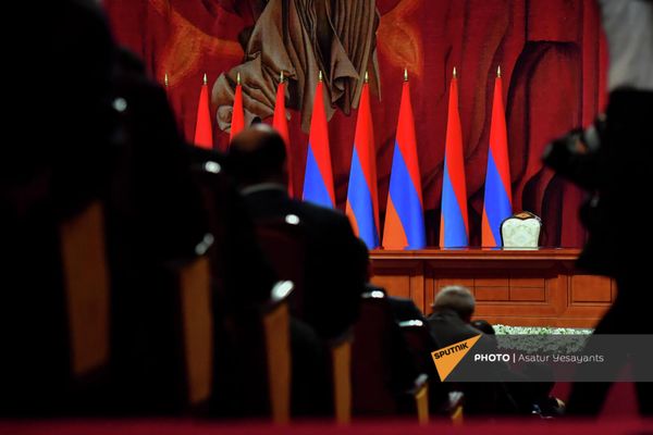 Зал СКК им. Карена Демирчяна до начала официальной церемонии инаугурации пятого президента Армении  - Sputnik Армения