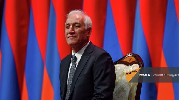 Ваагн Хачатурян во время официальной церемонии инаугурации (13 марта 2022). Еревaн - Sputnik Армения