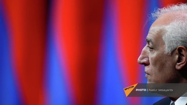 Ваагн Хачатурян во время официальной церемонии инаугурации (13 марта 2022). Еревaн - Sputnik Армения