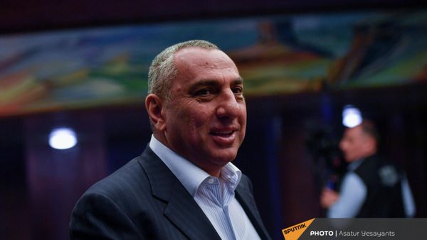 Самвел Алексанян среди гостей официальной церемонии инаугурации пятого президента Армении Ваагна Хачатуряна (13 марта 2022). Еревaн - Sputnik Армения
