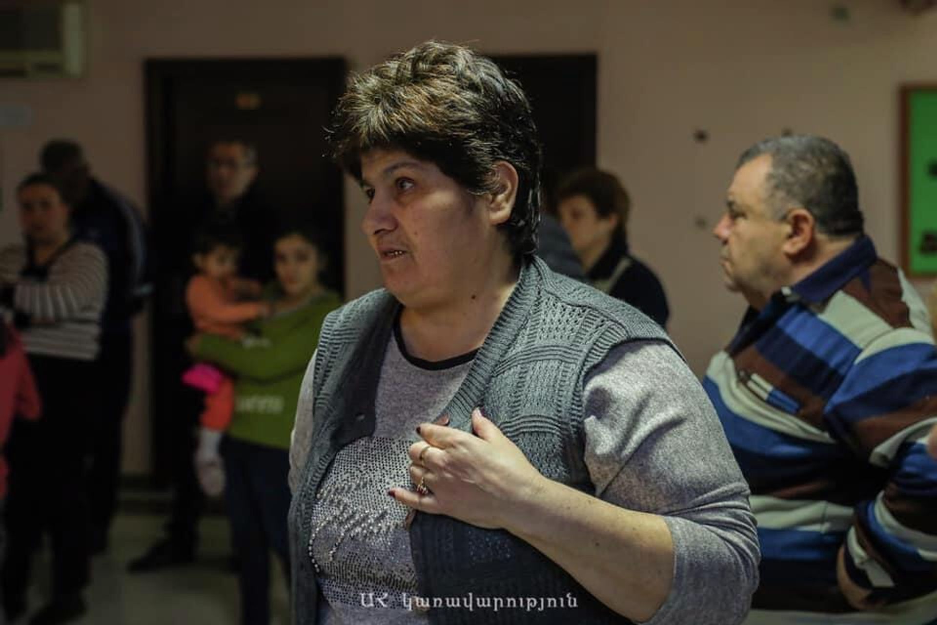 Временно проживающие в одной из гостиниц переселенцы на встрече с Артаком Бегларяном (13 марта 2022). Степанакерт - Sputnik Արմենիա, 1920, 13.03.2022