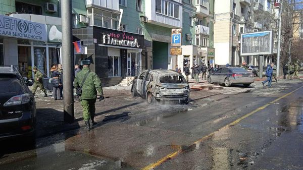 Последствия атаки украинских войск по Донецку с использованием ракеты Точка-У (14 марта 2022). Донецк - Sputnik Армения