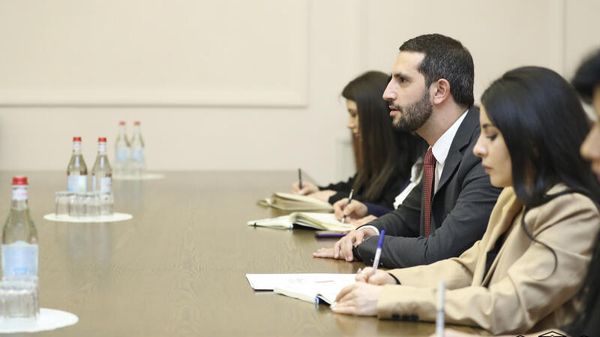 Ազգային ժողովի փոխնախագահ Ռուբեն Ռուբենյանն ընդունել է Էստոնիայի, Լատվիայի, Լիտվայի, Ֆինլանդիայի, Նորվեգիայի և Շվեդիայի դեսպաններին (14 մարտի, 2022թ). Երևան - Sputnik Արմենիա