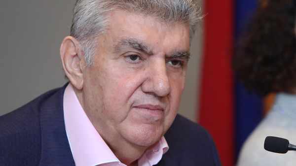 Ара Абрамян на пресс-конференции по геополитической ситуации в мире и на постсоветском пространстве (15 марта 2022). Еревaн - Sputnik Армения