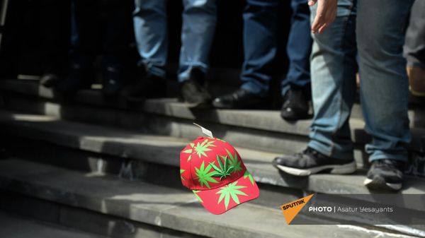 Акция протеста у здания МИД (17 марта 2022). Еревaн - Sputnik Армения