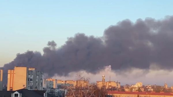 Мэр Львова заявил Reuters, что ракеты попали по территории около аэропорта города - Sputnik Армения