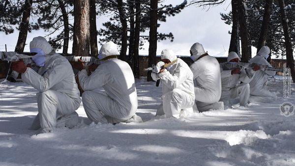 Военнослужащие одного из воинских частей Армении провели тактические профессиональные занятия в полевых условиях - Sputnik Армения