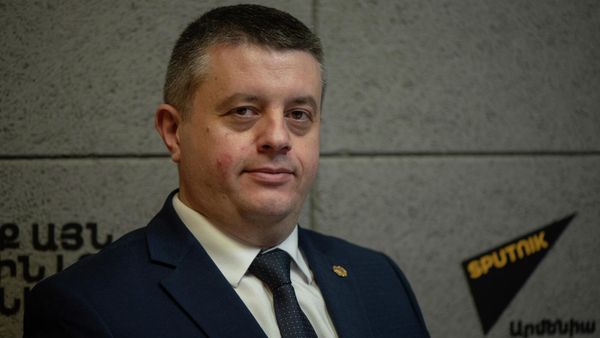 И.о. директора Центра гидрометеорологии и мониторинга Левон Азизян в гостях радио Sputnik - Sputnik Армения