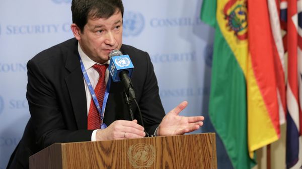 Заместитель постпреда России при ООН Дмитрий Полянский беседует с журналистами после заседания Совета безопасности (26 ноября 2018). Нью-Йорк - Sputnik Армения