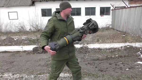 Захваченная украинская военная техника и вооружение западных стран передаётся подразделениям народной милиции Луганской и Донецкой Народных Республик для применения в боевых действиях против украинских войск - Sputnik Армения
