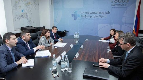 ՀՀ առողջապահության նախարար Անահիտ Ավանեսյանն ընդունել է Անհետ կորած անձանց հարցերով միջազգային հանձնաժողովի գլխավոր տնօրեն Քեթրին Բոմբերգերին (28 մարտի, 2022թ). Երևան - Sputnik Արմենիա