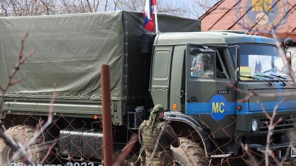 Российские миротворцы у села Парух в Нагорном Карабахе - Sputnik Армения
