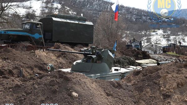 Российские миротворцы у села Парух в Нагорном Карабахе - Sputnik Армения