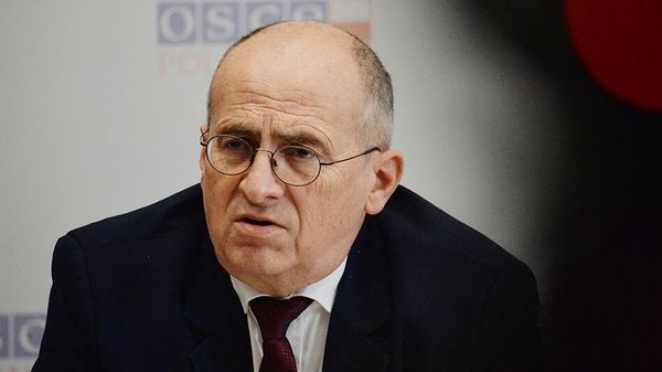 Председатель ОБСЕ, министр иностранных дел Польши Збигнев Рау на пресс-конференции после заседания Постоянного совета ОБСЕ (13 января 2022). Венa - Sputnik Армения