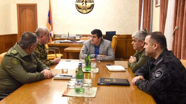 Совещание президента Карабаха Араика Арутюняна с главами силовых структур (29 марта 2022). Степанакерт - Sputnik Армения