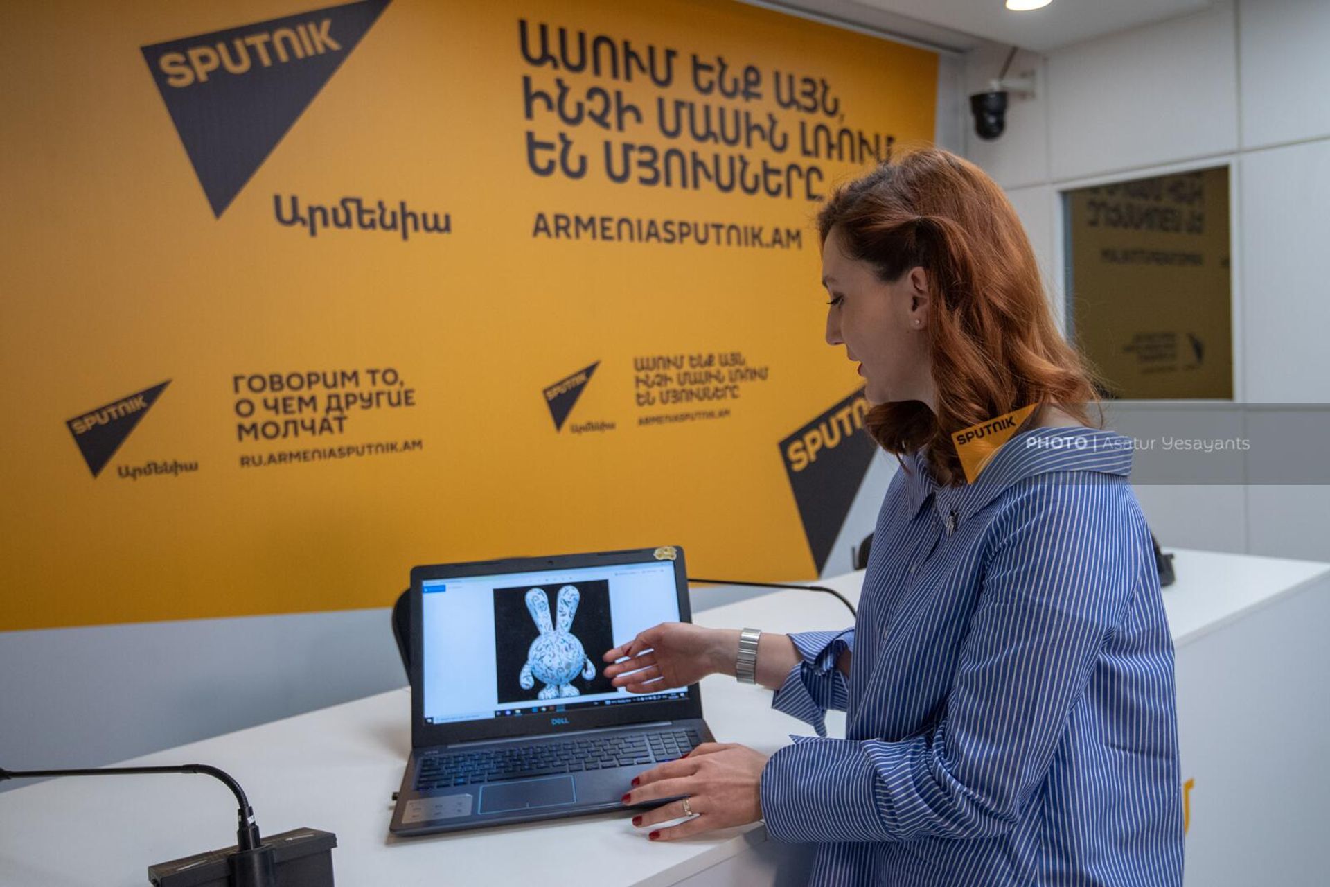 The Art Oscar Award հաղթող Էմմա Պոգիկյանը Dubai Expo 2020-ում Հայաստանի NFT խորհրդանիշի հետ - Sputnik Արմենիա, 1920, 05.04.2022