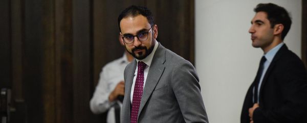 Вице-премьер Тигран Авинян на заседании правительства Армении (6 сентября 2018). Еревaн Вице-премьер Тигран Авинян на заседании правительства Армении (6 сентября 2018). Еревaн - Sputnik Армения