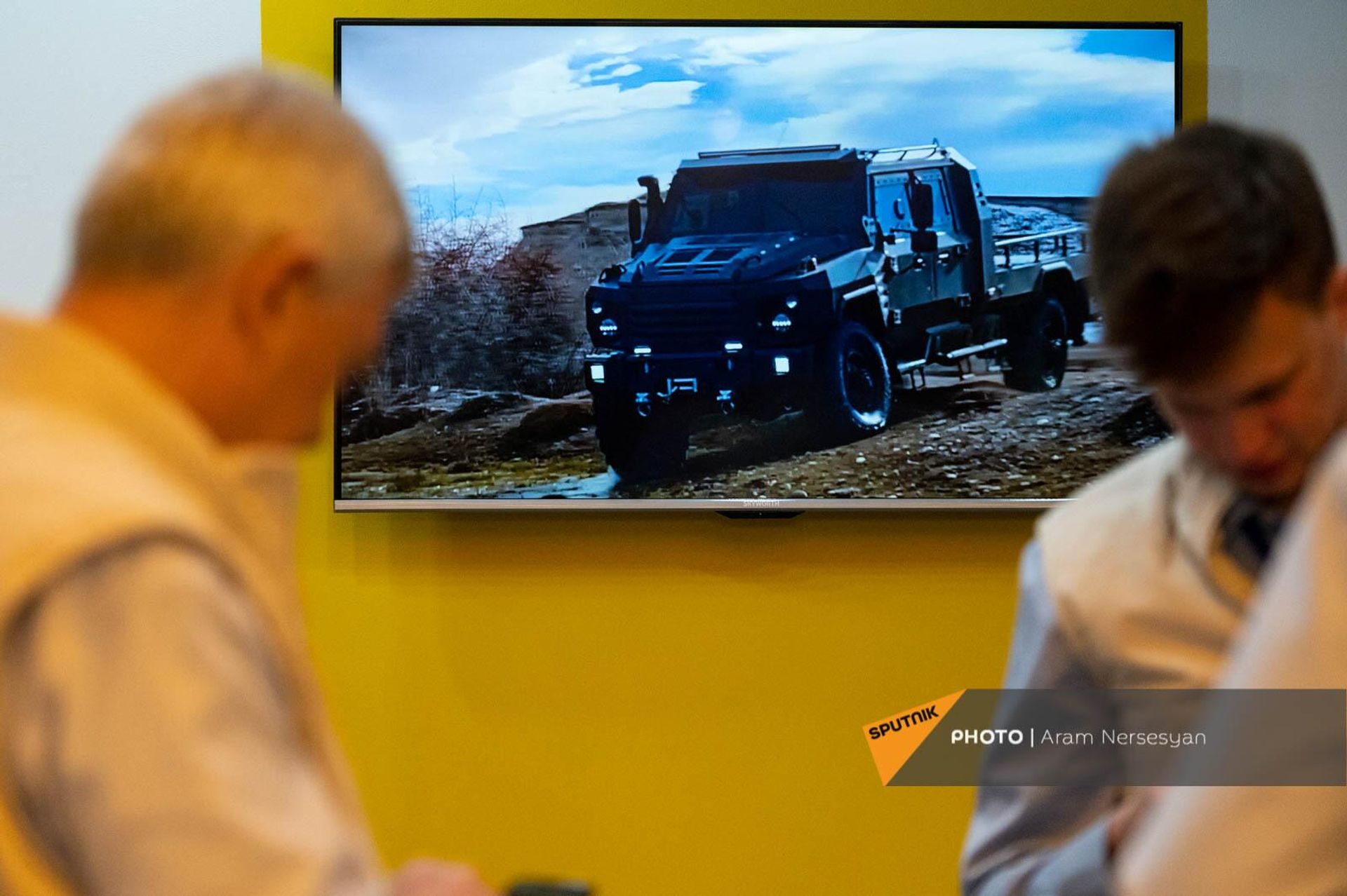 Бронированный автомобиль Лусан, собираемый на Чаренцаванском станкостроительном заводе - Sputnik Армения, 1920, 02.04.2022