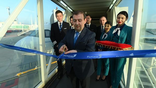 Авиакомпания Flyone Armenia начала выполнять регулярные прямые полеты по направлению Еревaн-Париж-Еревaн (2 апреля 2022). Еревaн - Sputnik Армения