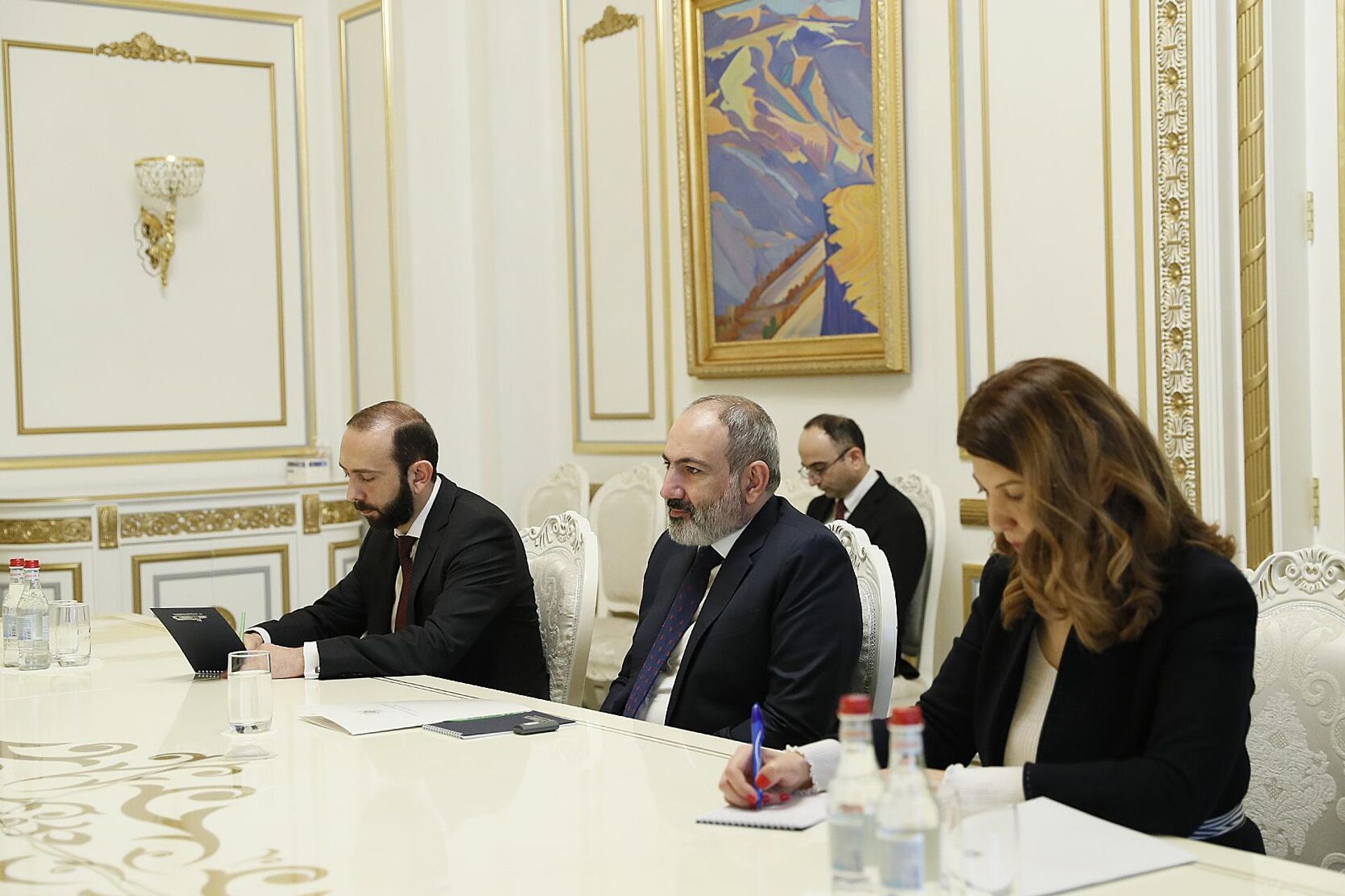 Премьер-министр Никол Пашинян принял делегацию во главе с министром иностранных дел и международного сотрудничества Италии Луиджи Ди Майо (3 апреля 2022). Еревaн - Sputnik Արմենիա, 1920, 03.04.2022
