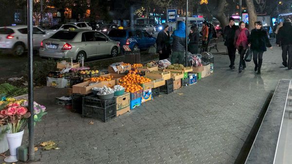 «Բացօթյա առևտրի խնդիրը կարելի է լուծել ենթակառուցվածք սարքելով, որը չի արվում»․ մասնագետ - Sputnik Արմենիա