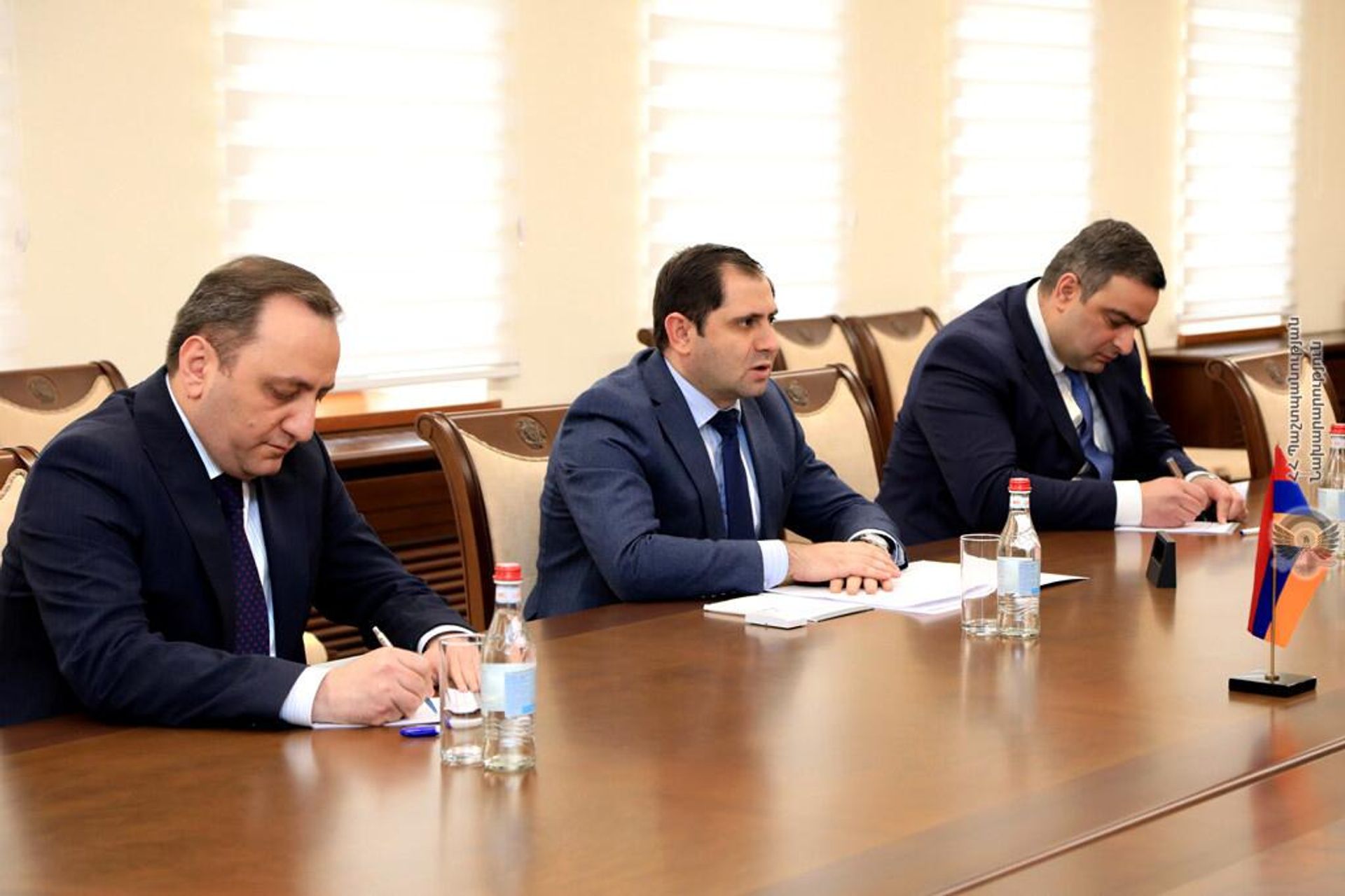 ՀՀ պաշտպանության նախարար Սուրեն Պապիկյանն ընդունել է Հայաստանում Միացյալ Թագավորության արտակարգ և լիազոր դեսպան Ջոն Գալագերին (6 ապրիլի, 2022թ). Երևան - Sputnik Արմենիա, 1920, 06.04.2022