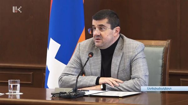Расширенное заседание правительства Нагорного Карабаха во главе с президентом Араиком Арутюняном (9 апреля 2022). Степанакерт - Sputnik Армения