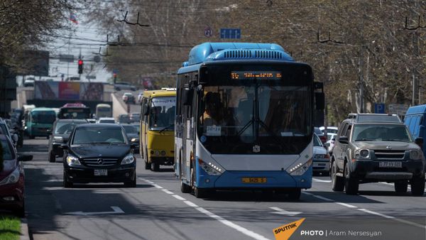 Новые автобусы ереванского транспортного парка - Sputnik Армения