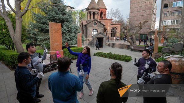 «Արևային - զանգակները» շարունակում են սեր ու լույս տարածել - Sputnik Արմենիա