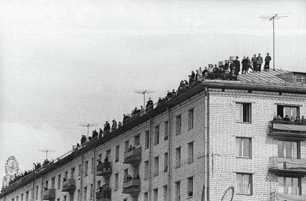 Торжественная встреча в Москве первого в мире космонавта Юрия Гагарина, успешно завершившего космический полет на корабле "Восток-1" - Sputnik Армения
