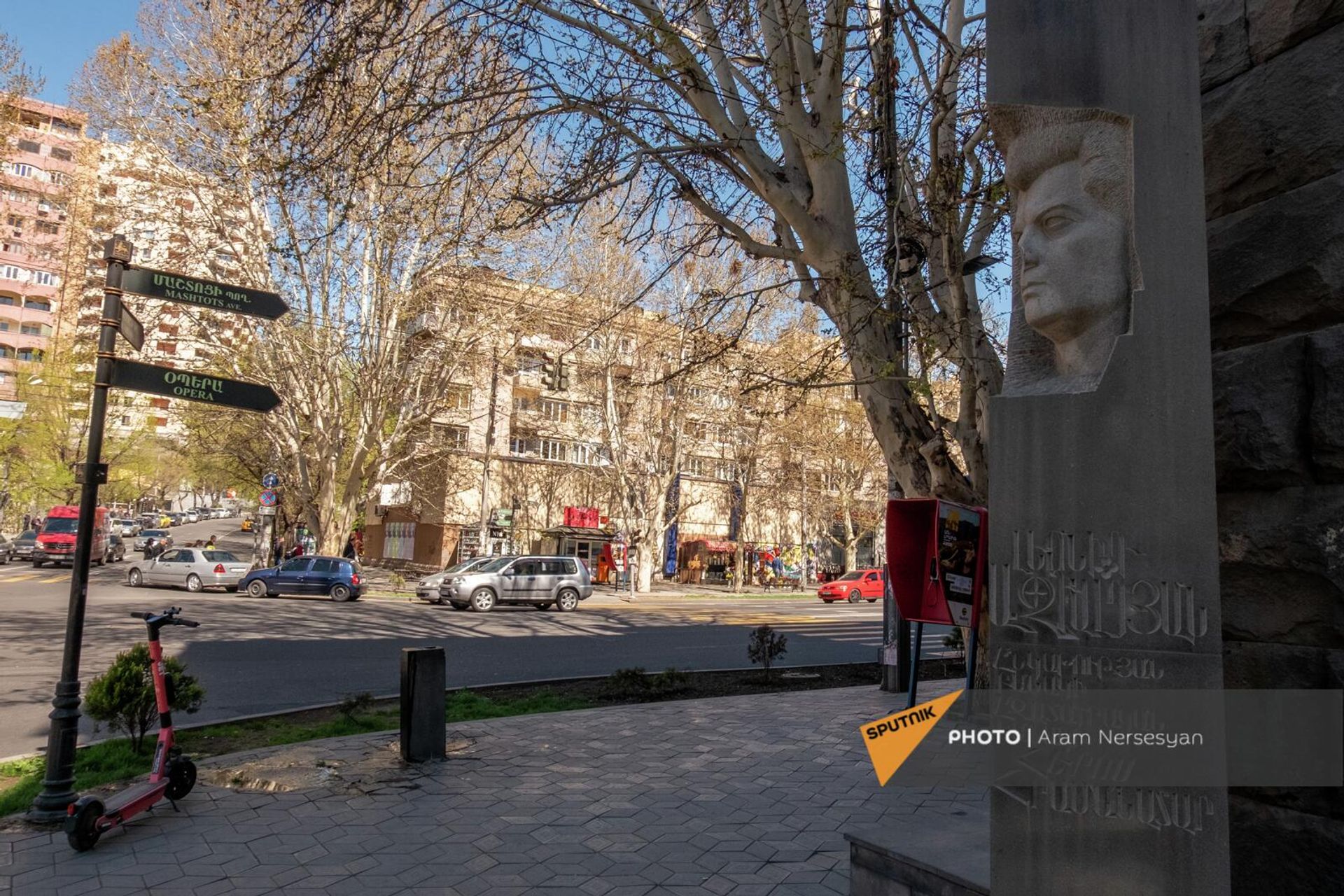 Վանդալները պղծել են Լեոնիդ Ազգալդյանի կիսանդրին Վանդալները պղծել են Լեոնիդ Ազգալդյանի կիսանդրին - Sputnik Արմենիա, 1920, 14.04.2022